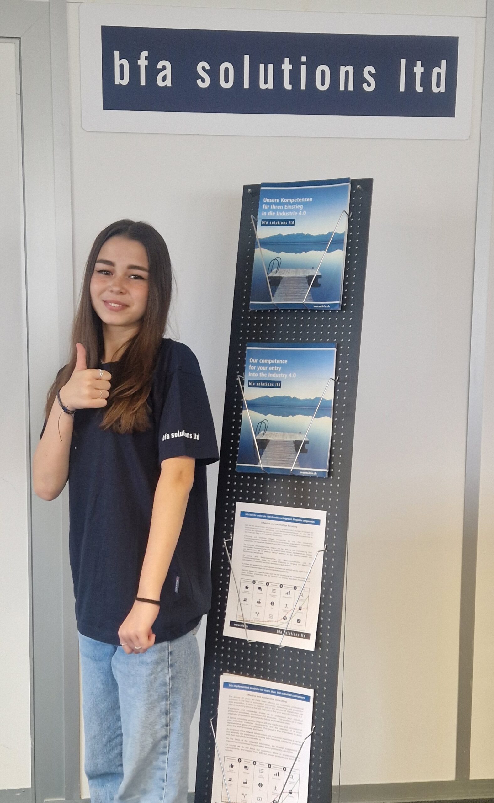 Erste Lehrtochter startet bei bfa solutions ltd